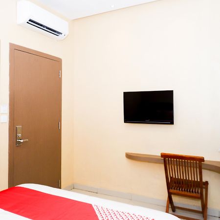 Oyo 379 Grand Mundu Hotell Semarang Eksteriør bilde
