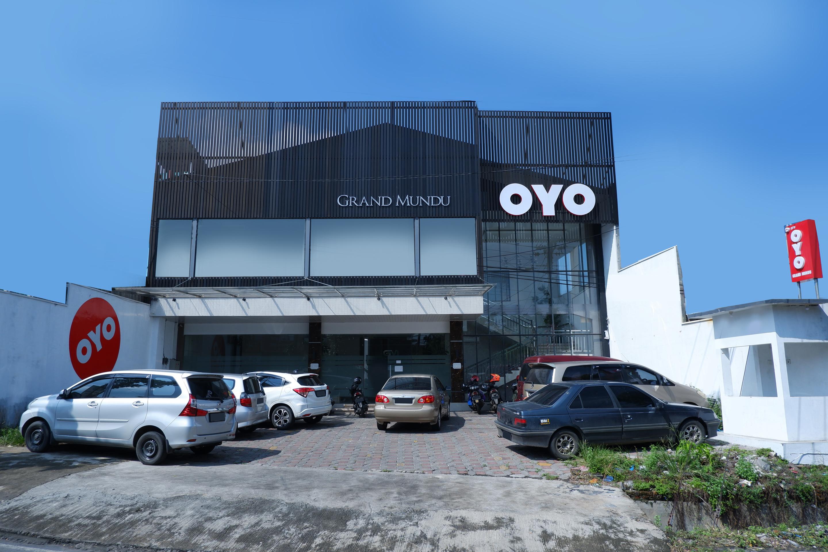 Oyo 379 Grand Mundu Hotell Semarang Eksteriør bilde